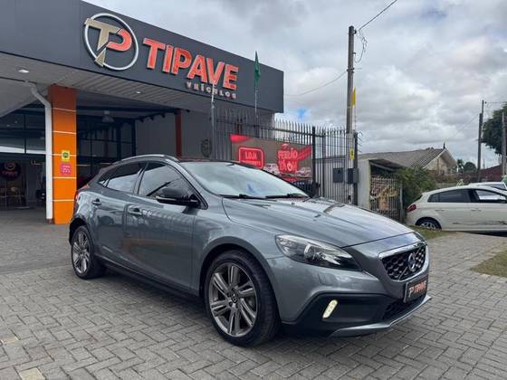 VOLVO V40 2.0 T5 CROSS COUNTRY AWD TURBO GASOLINA 4P AUTOMÁTICO